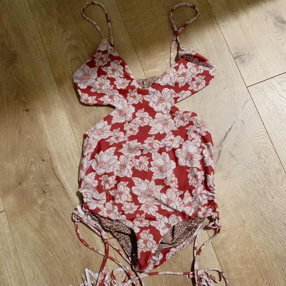 Acacia green bikini in magnolia